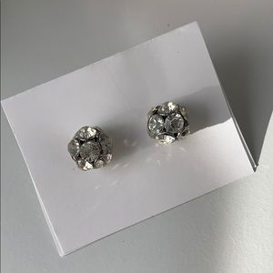 Medium sparkle stud earrings